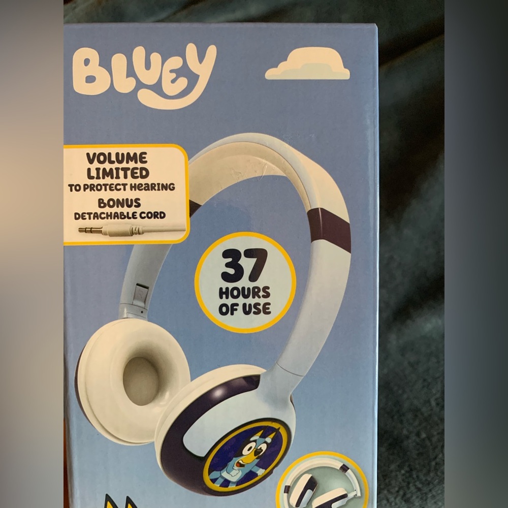 New BLUEY Bluetooth & Corded Kids HEADPHONES Foldable 2 in 1
